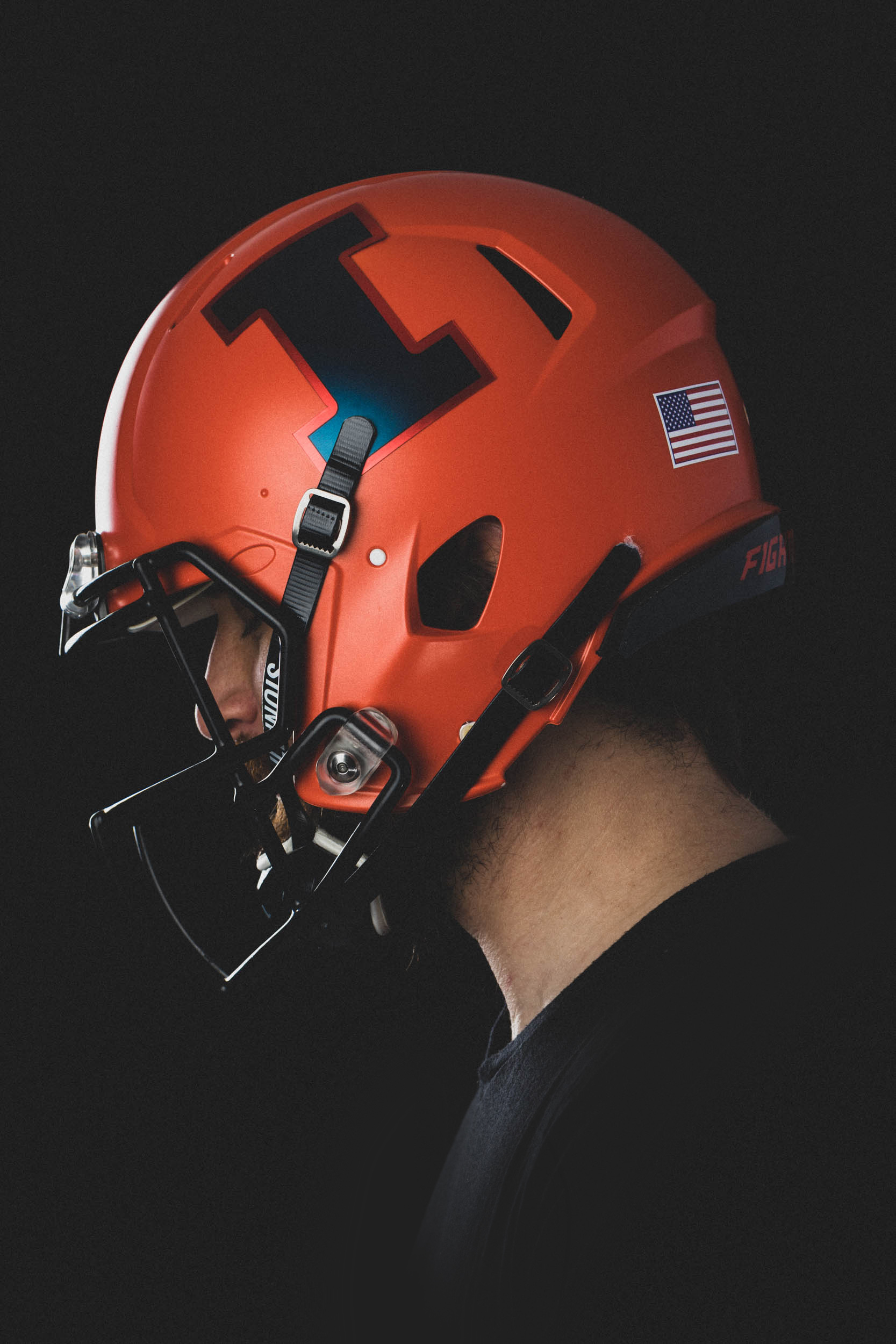 5D4 0020 - 2018 Illinois Football Uniform Reveal